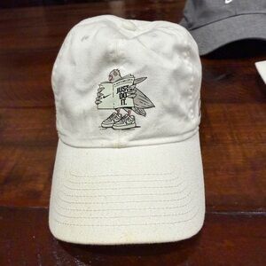 Custom Nike Heritage86 White Cap